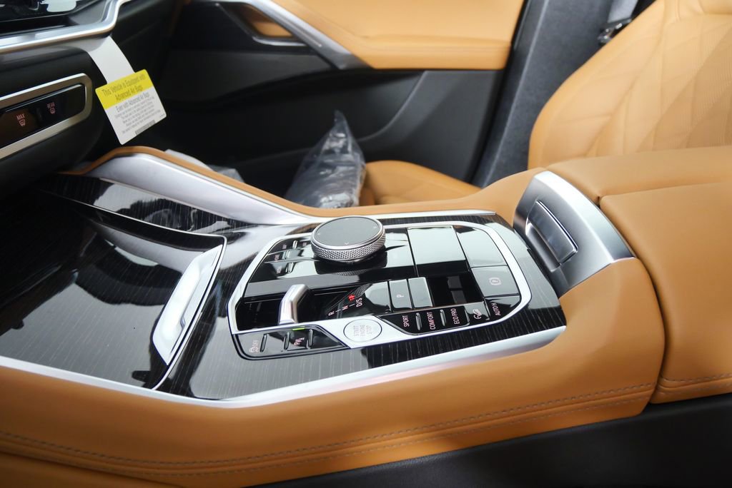 New 2026 BMW X6 xDrive40i w/ Climate Comfort Package image 23