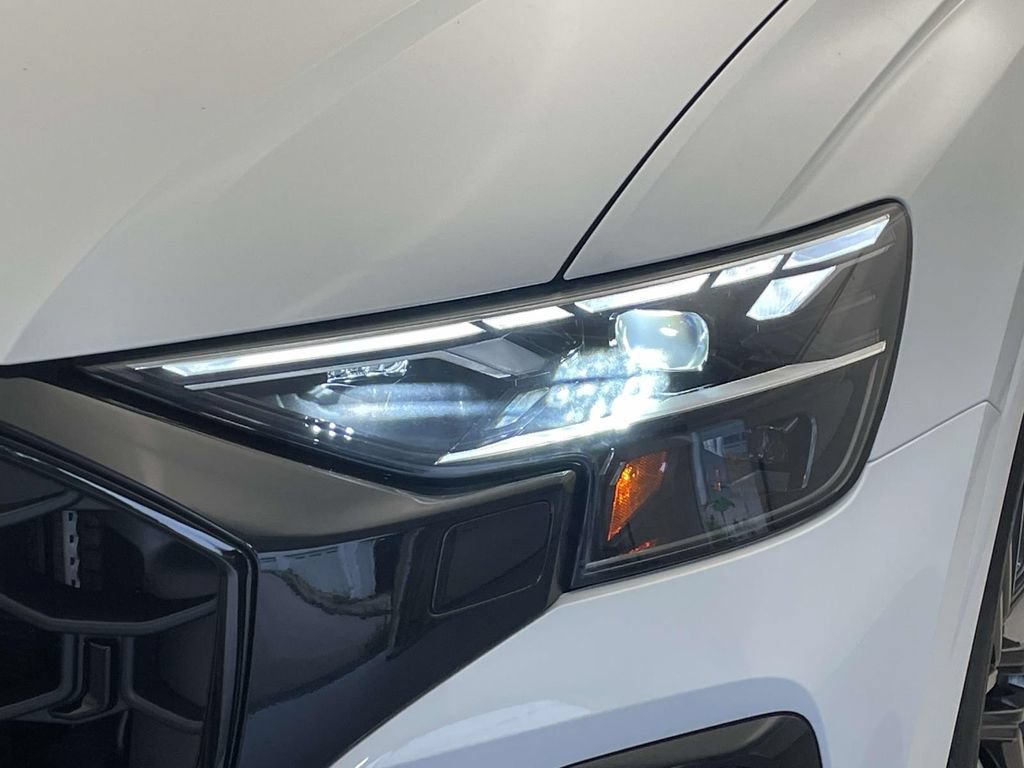 New 2026 Audi SQ8 Premium Plus AWD/4WD image 15