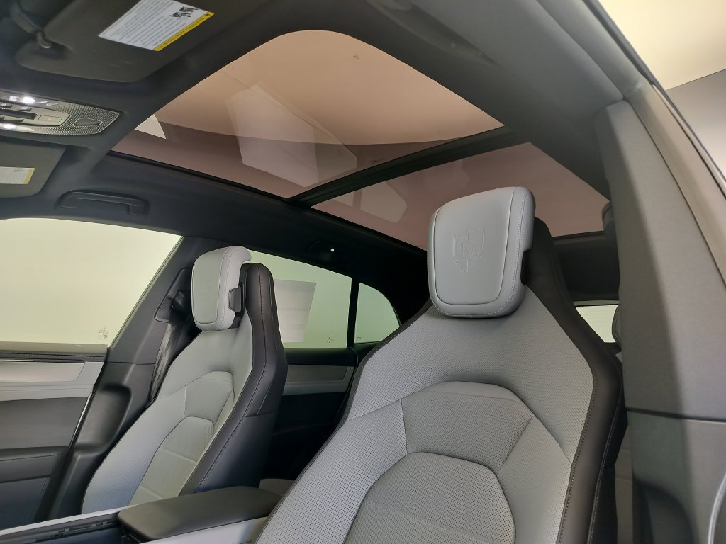 New 2026 Porsche Cayenne Electric AWD/4WD image 6