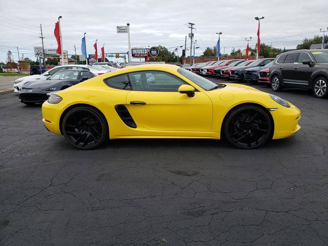 Used 2019 Porsche 718 Cayman RWD image 2