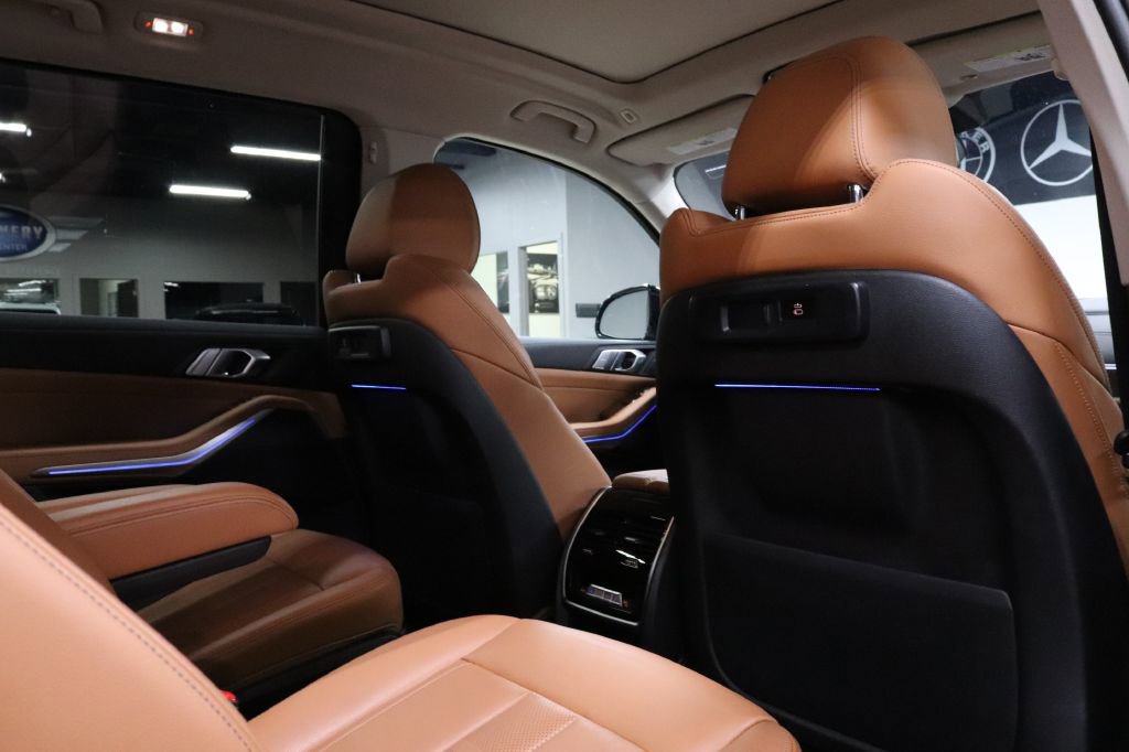 Used 2022 BMW X7 xDrive40i w/ Premium Package image 29