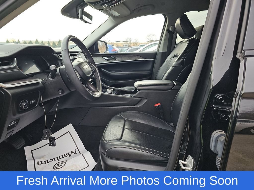 Used 2023 Jeep Grand Cherokee L Limited w/ Luxury Tech Group II image 12