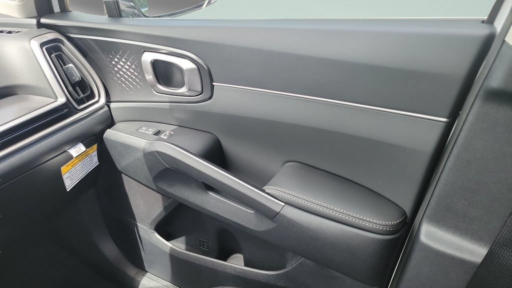 New 2026 Kia Sorento LX FWD image 13