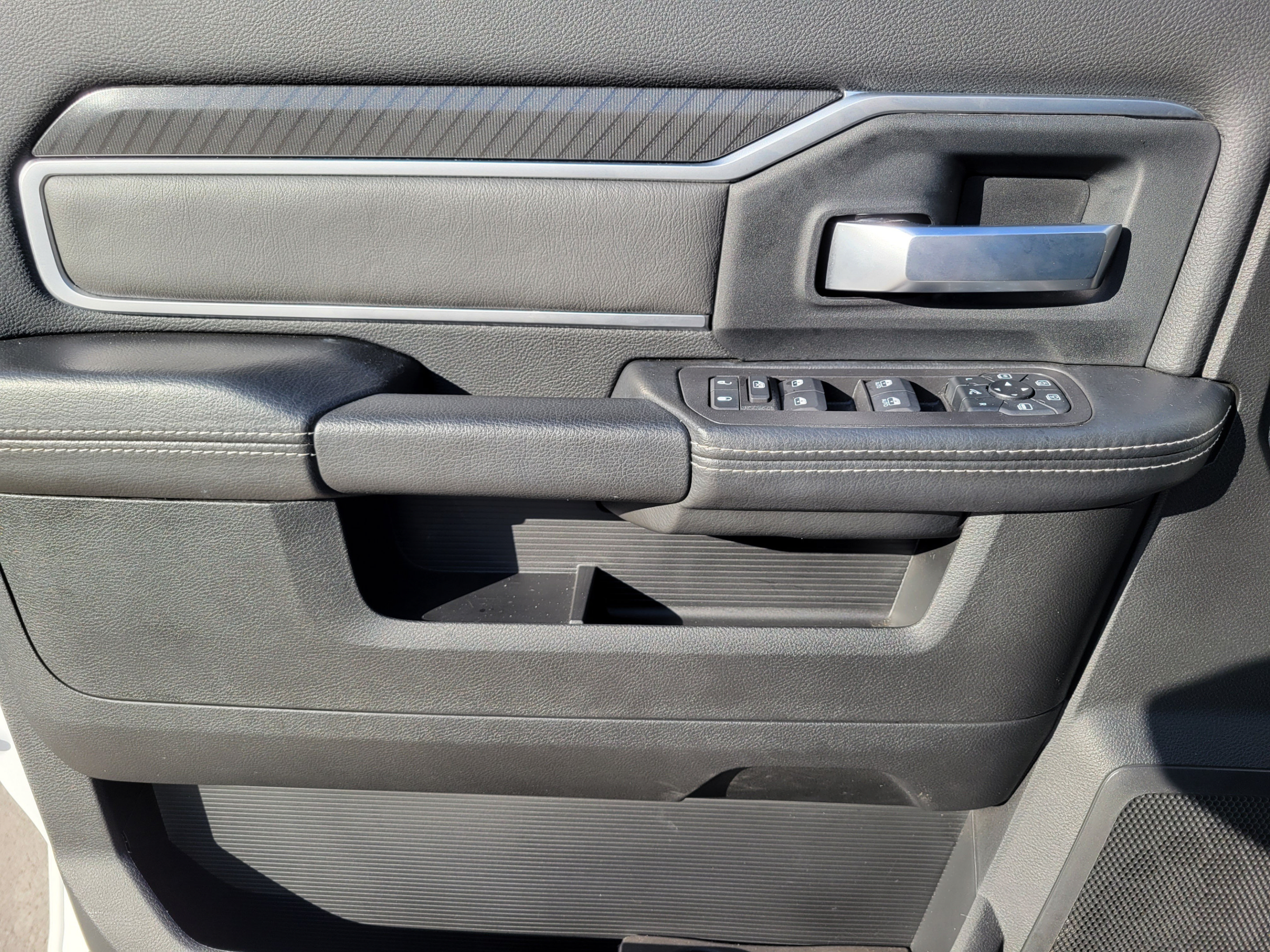 Certified 2025 RAM 2500 Big Horn AWD/4WD image 12