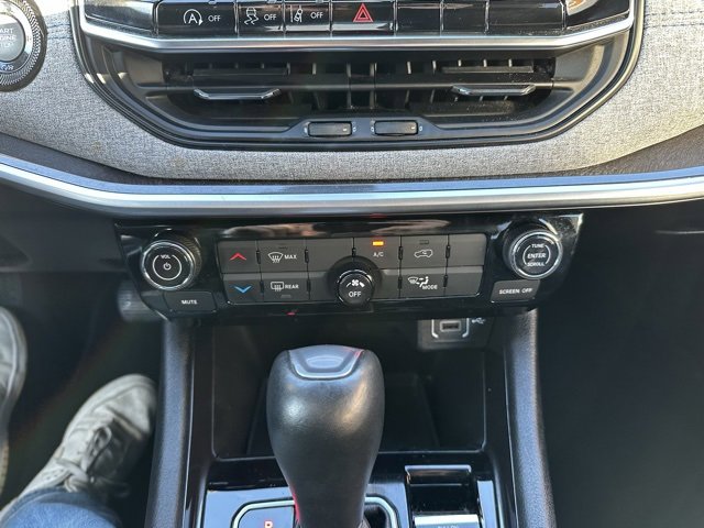 Used 2024 Jeep Compass Latitude image 34