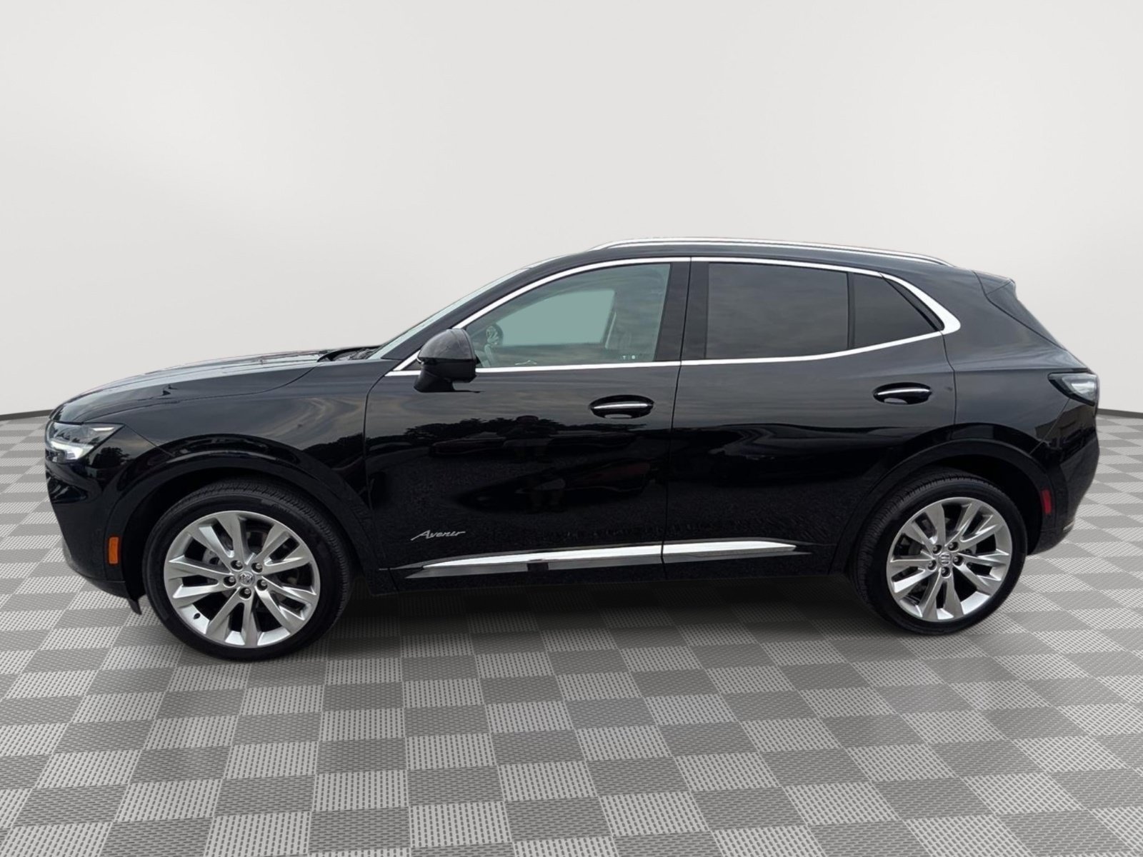 Used 2023 Buick Envision Avenir AWD/4WD image 2