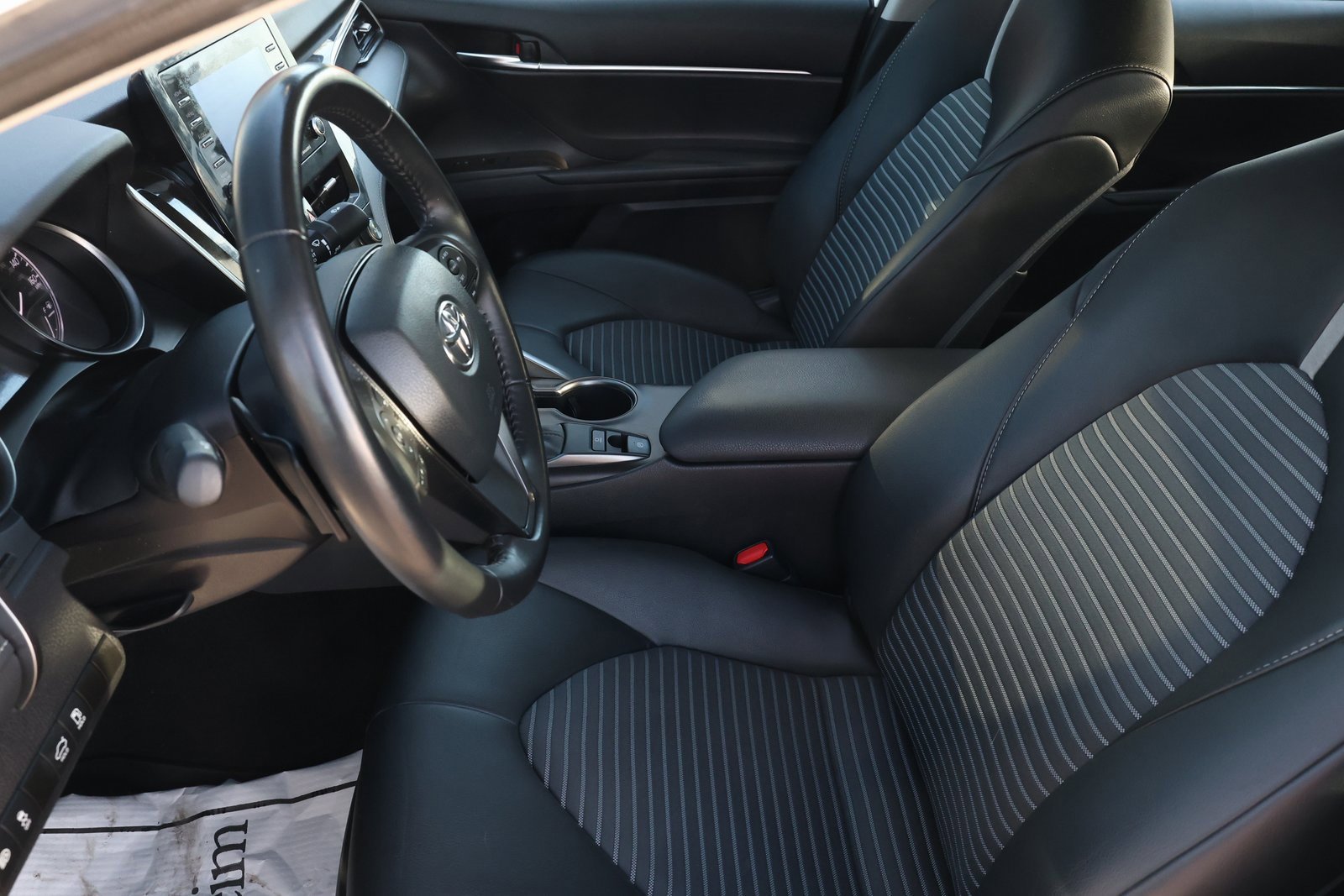 Used 2021 Toyota Camry SE image 15