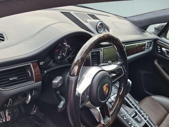 Used 2015 Porsche Macan Turbo AWD/4WD image 10