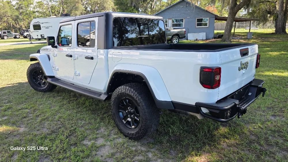 Used 2021 Jeep Gladiator Overland w/ Safety Group AWD/4WD image 7