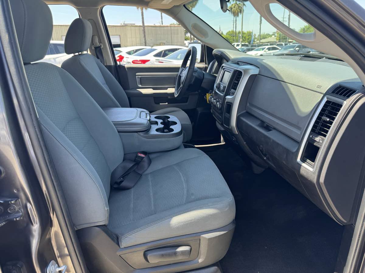 Used 2017 RAM 1500 Classic SLT AWD/4WD image 14