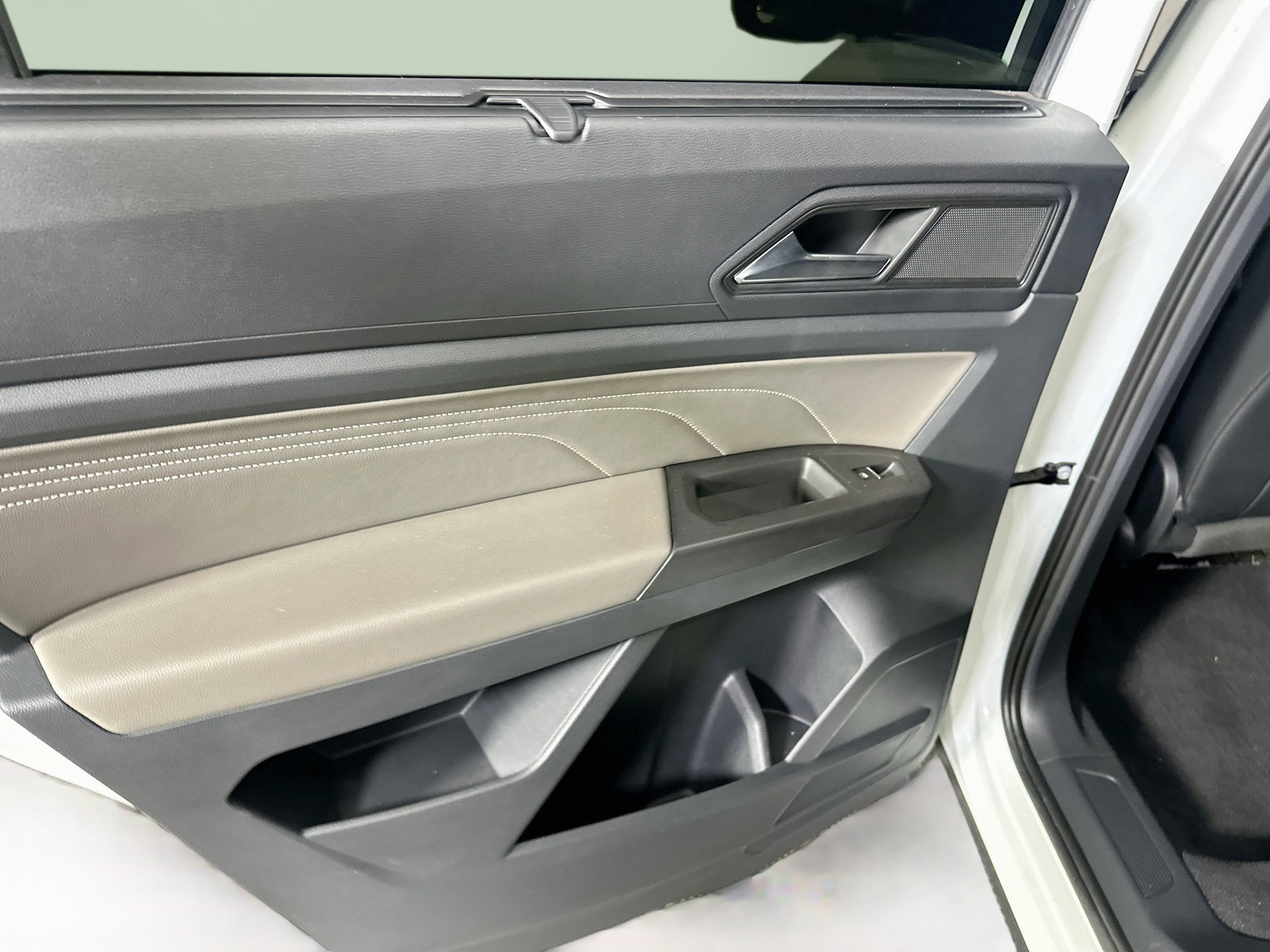 Used 2023 Volkswagen Atlas SE w/ Panoramic Sunroof Package AWD/4WD image 26
