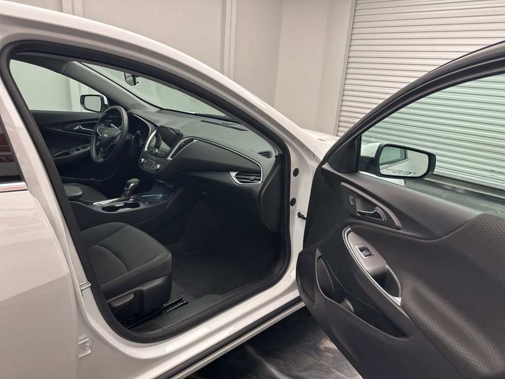 Used 2024 Chevrolet Malibu LT image 8