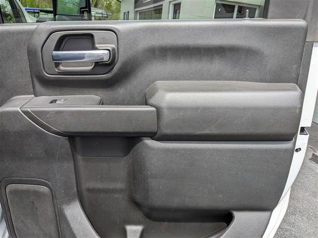 Used 2024 Chevrolet Silverado 2500 Custom w/ Custom Value Package image 11