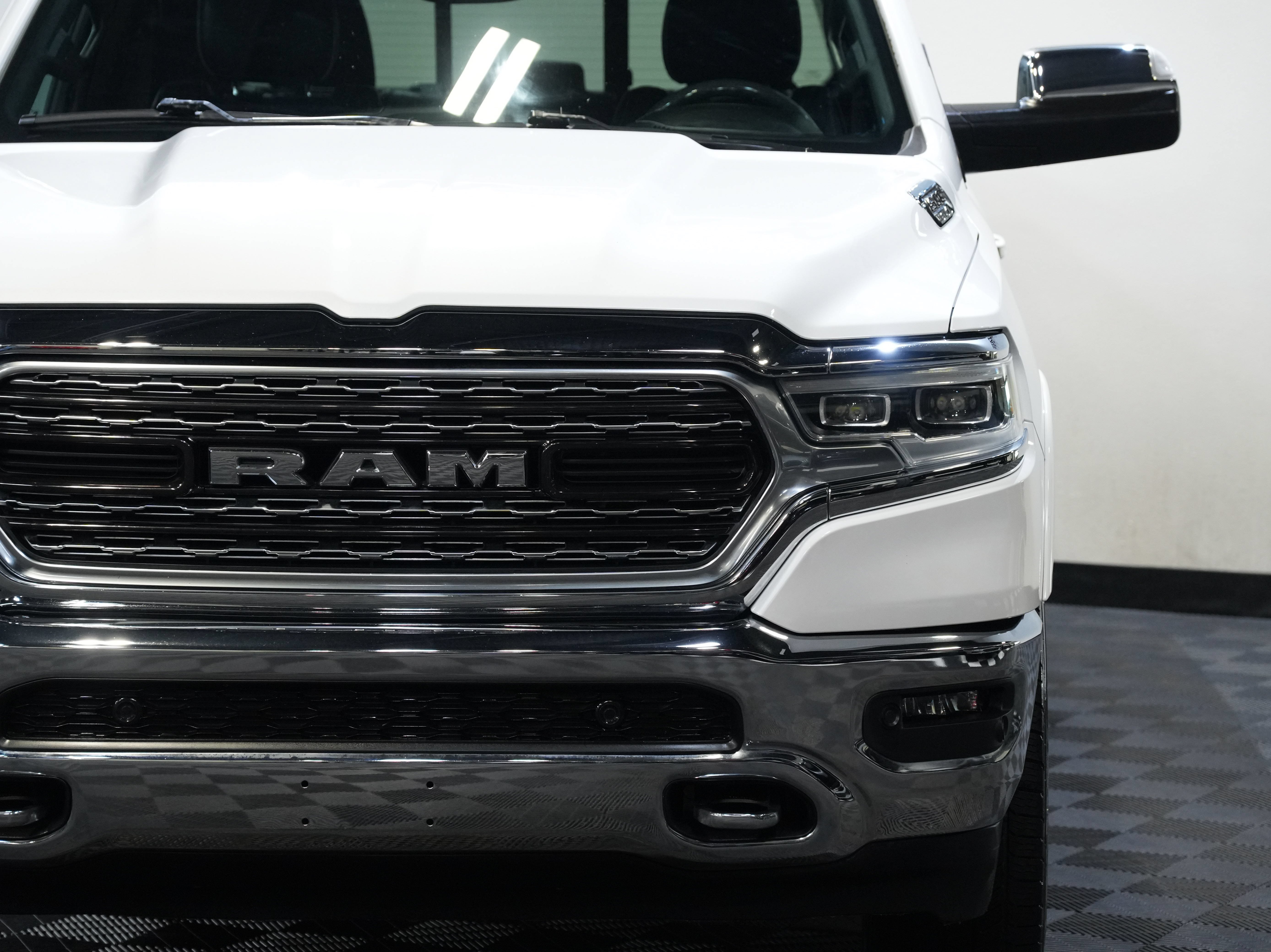 Used 2019 RAM 1500 Limited AWD/4WD image 10
