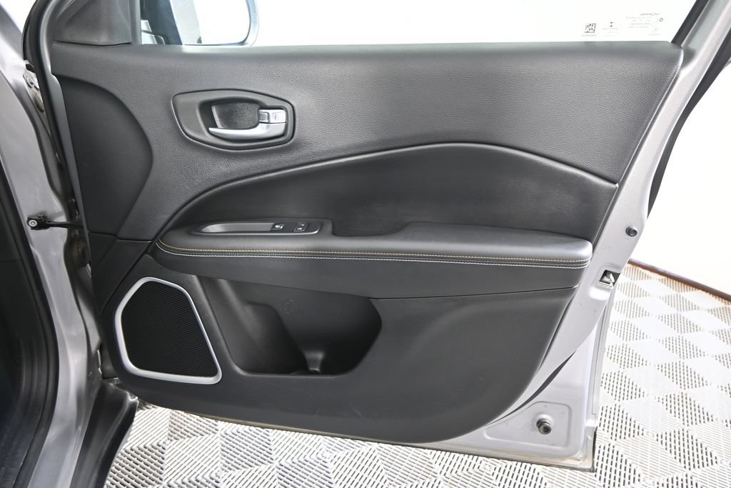 Used 2018 Jeep Compass Sport AWD/4WD image 12