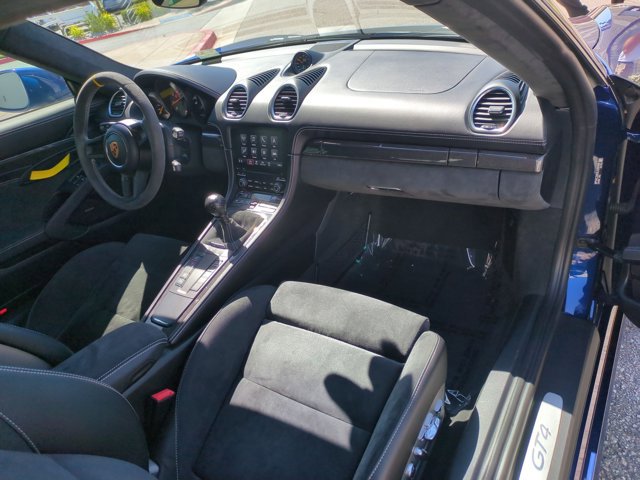 Used 2020 Porsche 718 Cayman GT4 RWD image 19