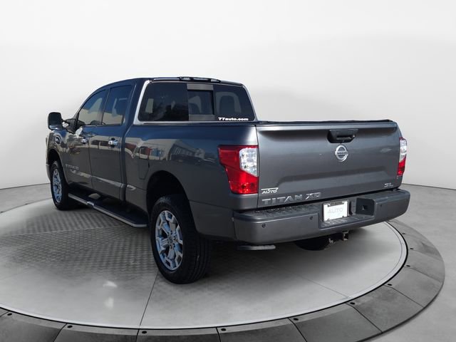 Used 2018 Nissan Titan SL image 3