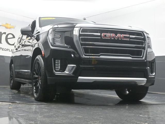 Used 2023 GMC Yukon XL SLT image 3