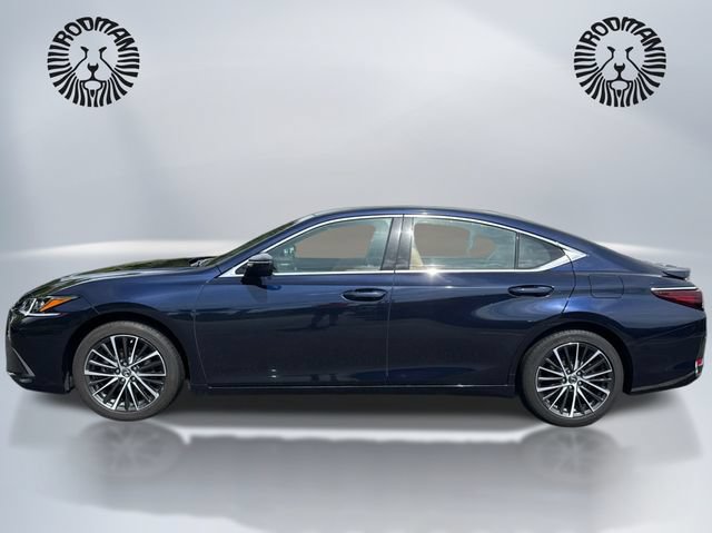 Used 2025 Lexus ES 300h w/ Premium Package FWD image 10