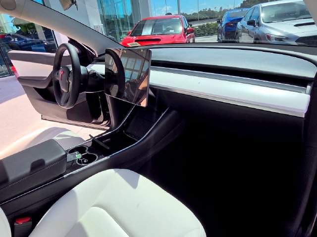 Used 2020 Tesla Model Y Long Range AWD/4WD image 26