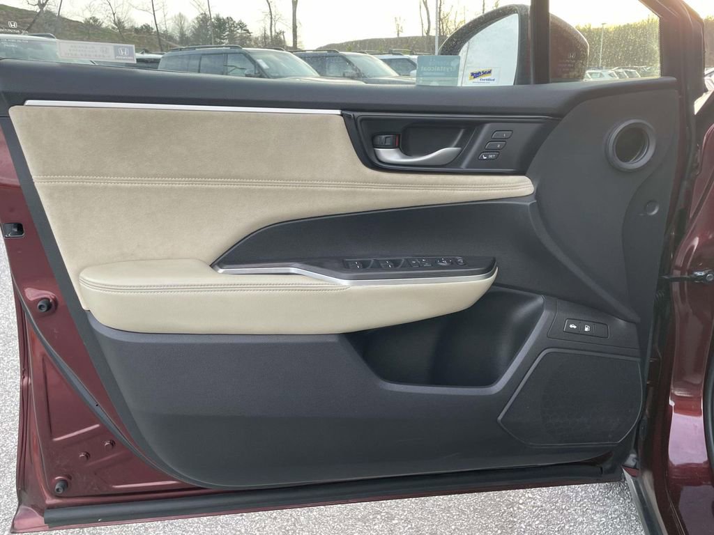 Used 2018 Honda Clarity Touring image 5