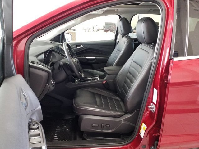 Used 2017 Ford Escape Titanium w/ Equipment Group 301A AWD/4WD image 13