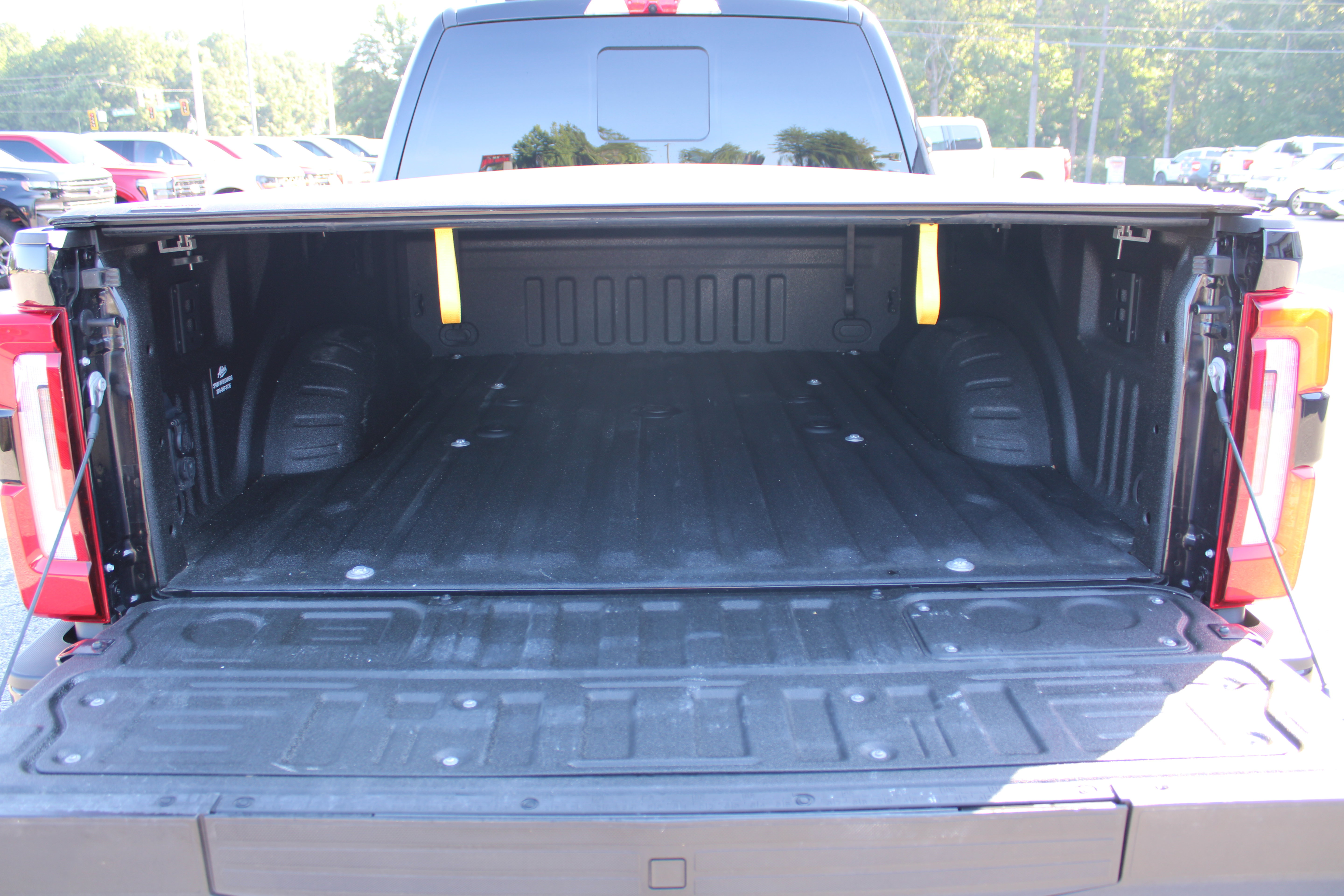 Used 2025 Ford F350 Platinum AWD/4WD image 9