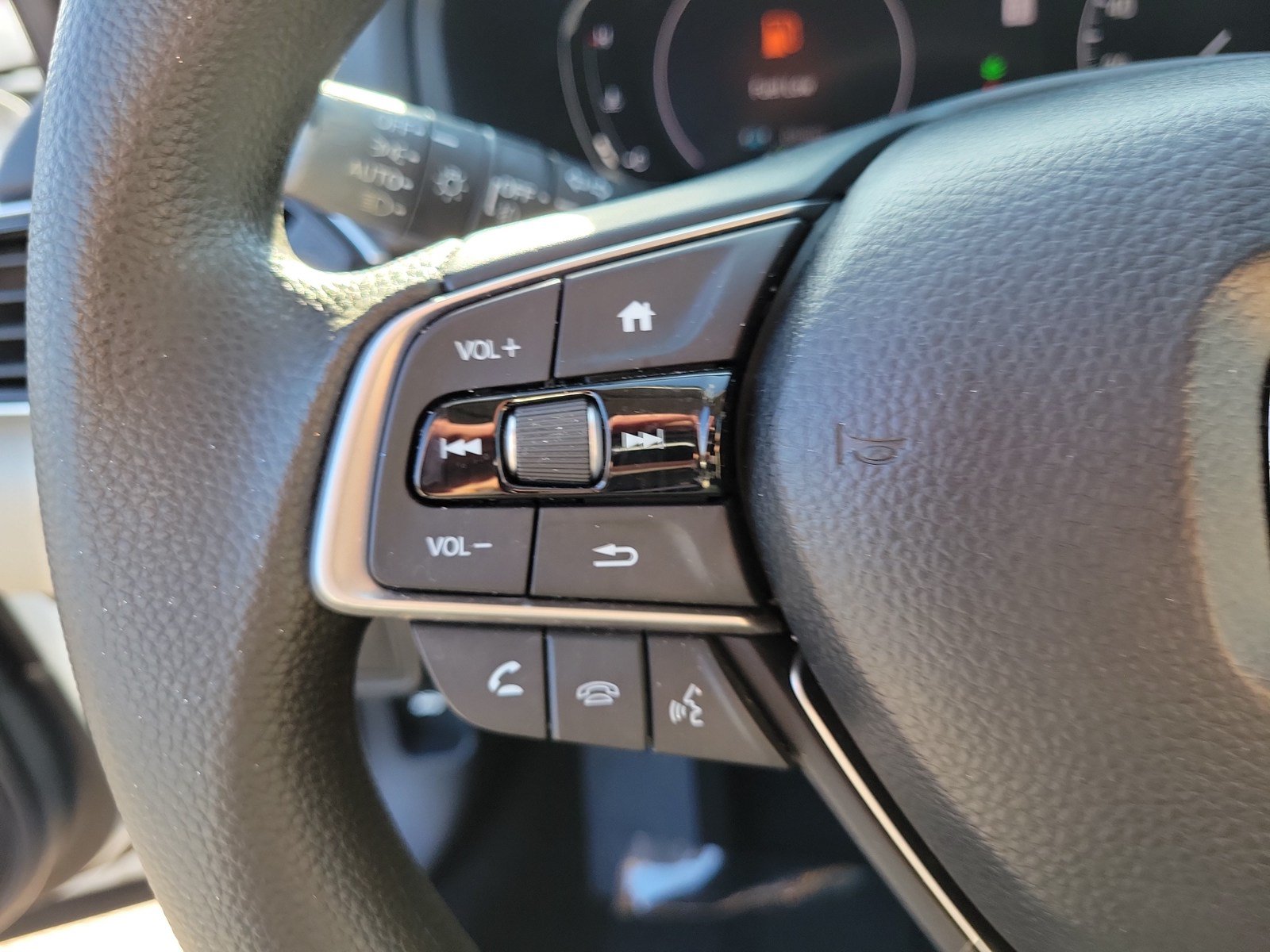 Used 2020 Honda Accord EX image 18