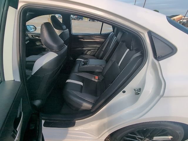 Used 2025 Toyota Camry SE FWD image 8