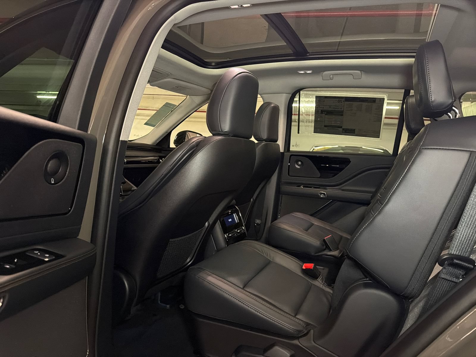 New 2026 Lincoln Aviator Reserve AWD/4WD image 18