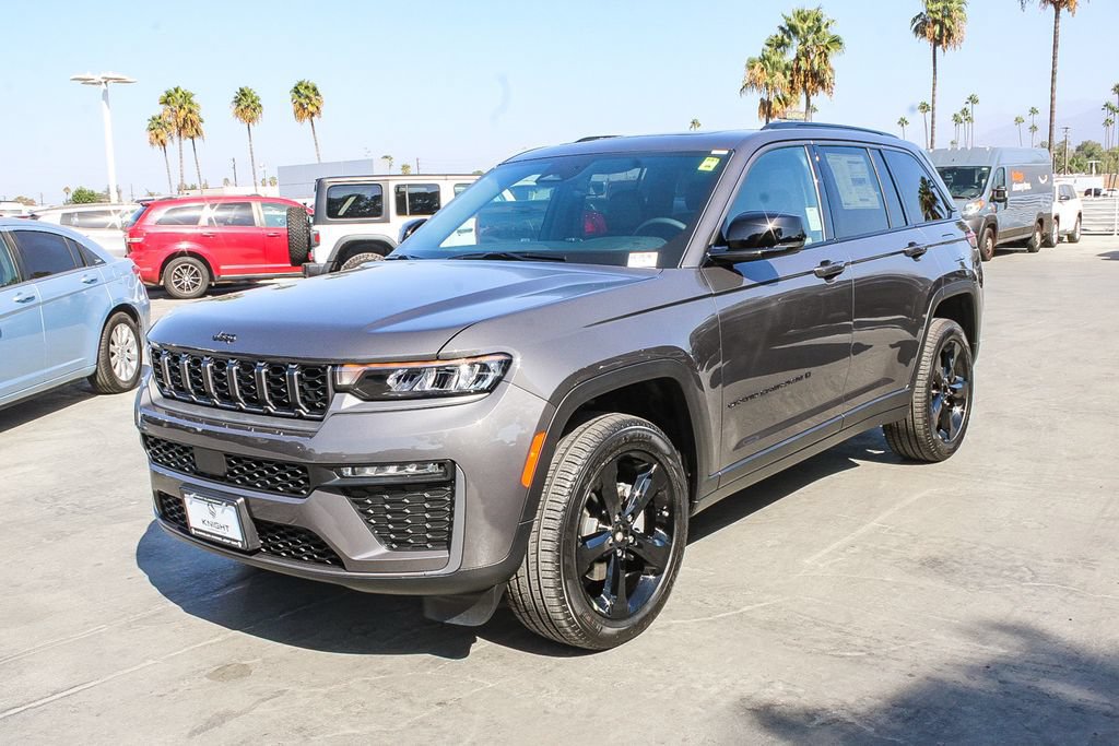 New 2026 Jeep Grand Cherokee Limited w/ Limited Altitude Package RWD image 4