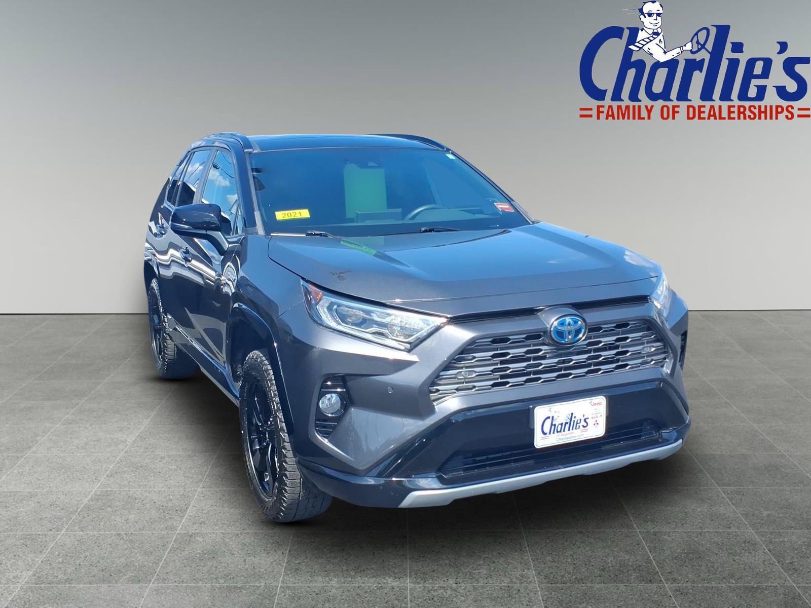 Used 2021 Toyota RAV4 XSE AWD/4WD image 3