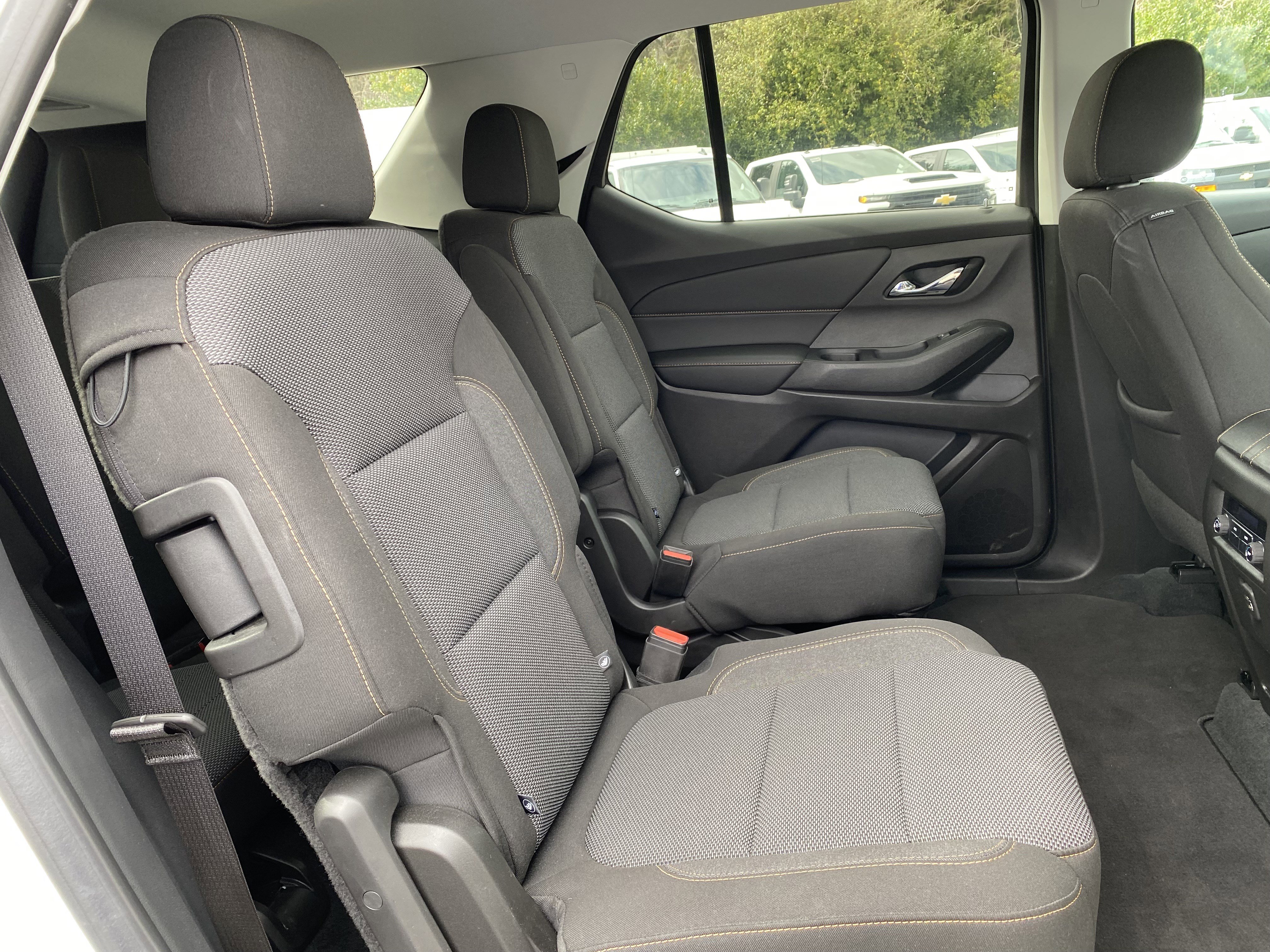 Used 2021 Chevrolet Traverse LT image 35