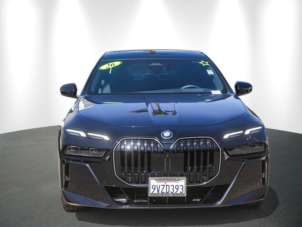 Used 2026 BMW 750e xDrive w/ Premium Package AWD/4WD image 2