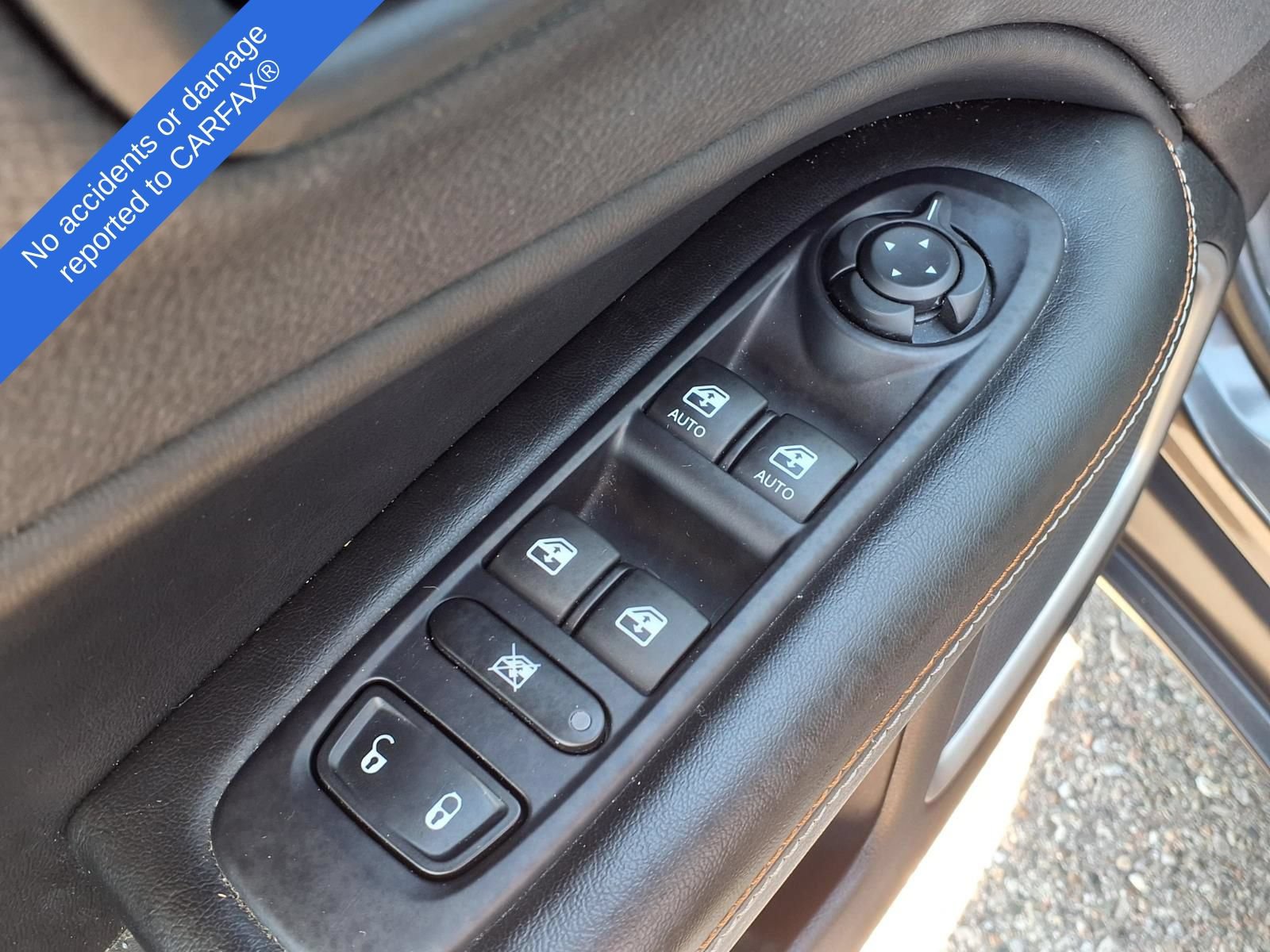 Used 2018 Jeep Compass Latitude w/ Popular Equipment Group AWD/4WD image 17