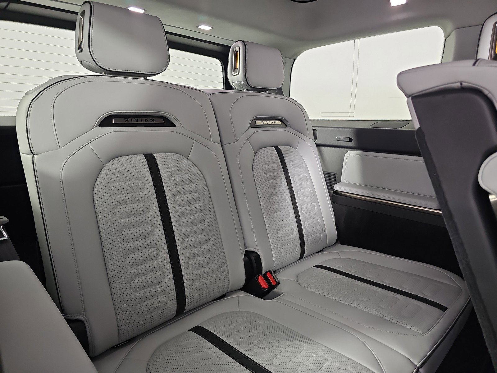 Used 2023 Rivian R1S Adventure AWD/4WD image 22