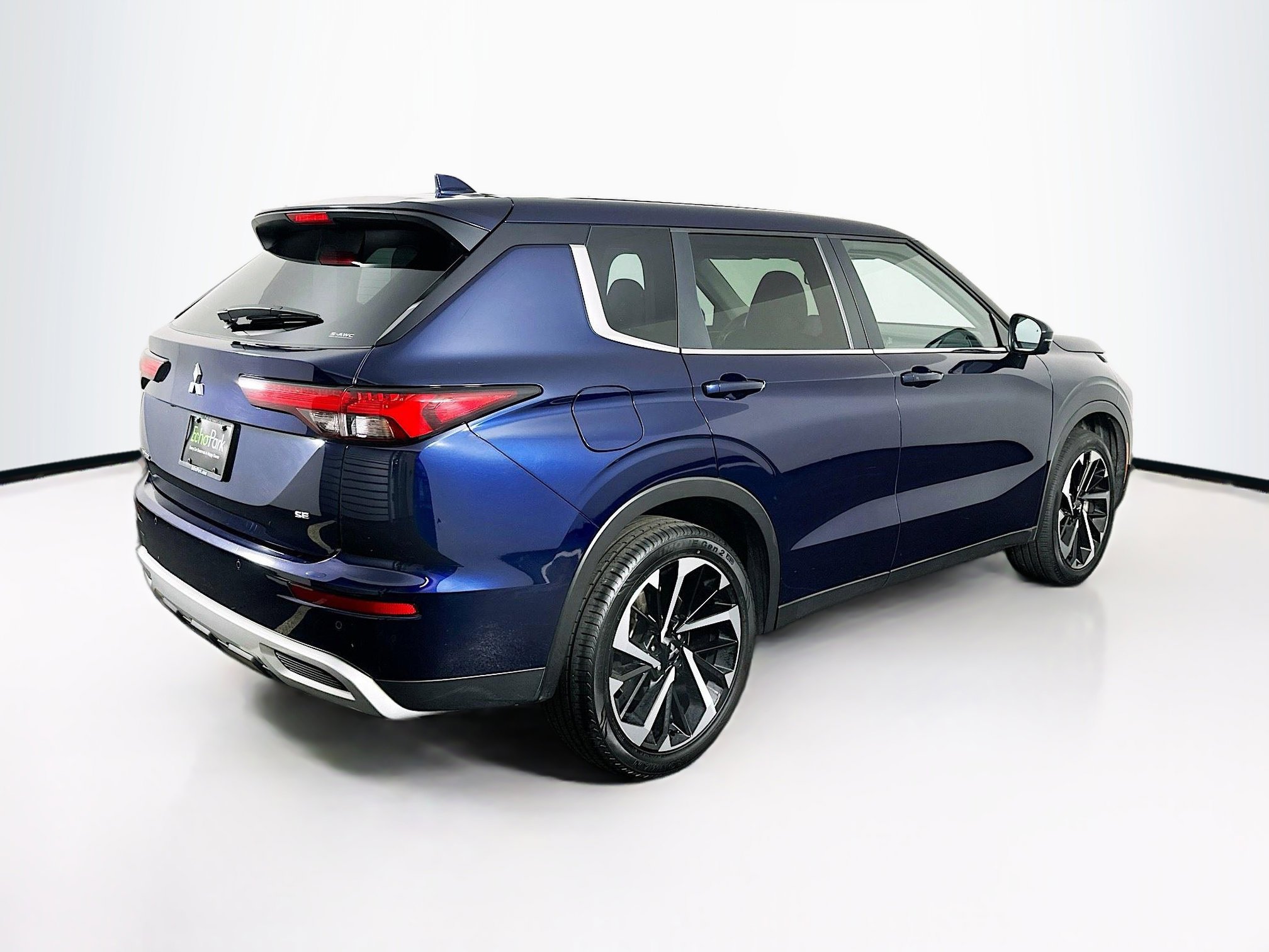 Used 2024 Mitsubishi Outlander SE image 9