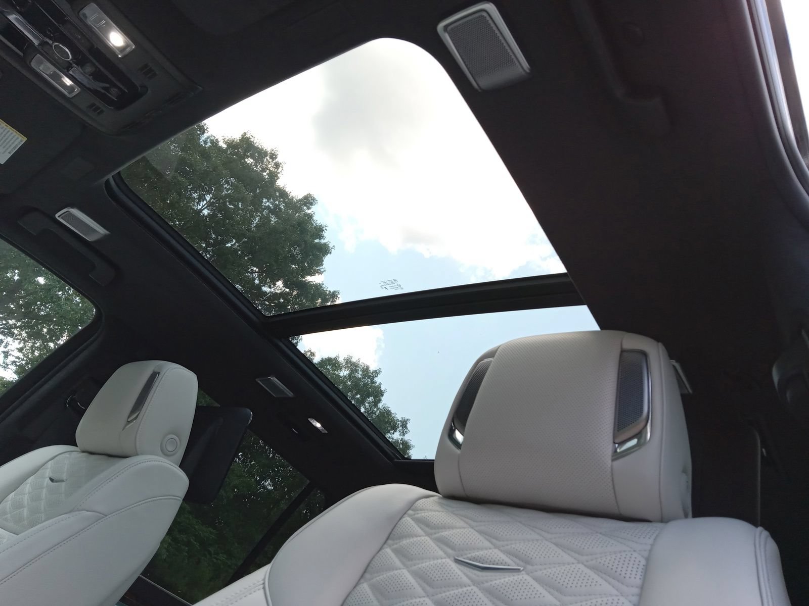 Used 2026 Cadillac Escalade Platinum Sport AWD/4WD image 11