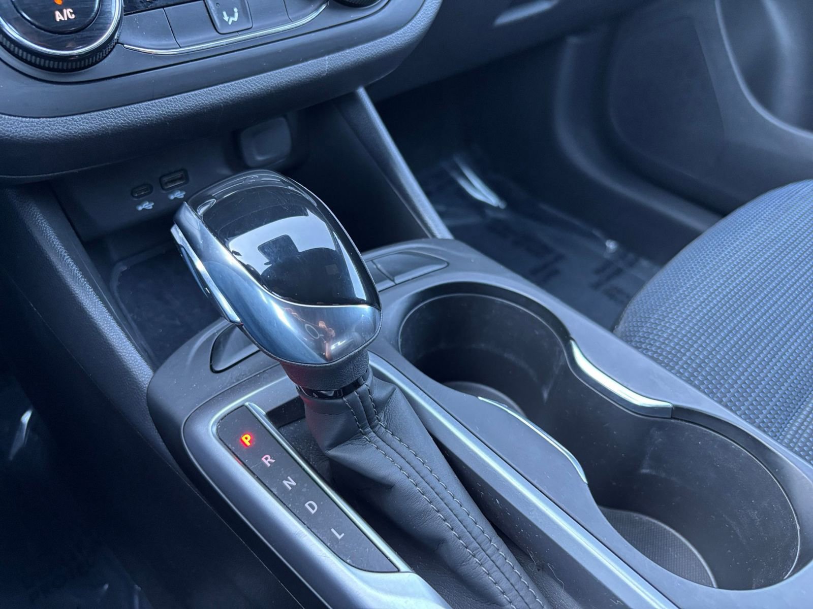 Used 2025 Buick Envista Preferred image 40