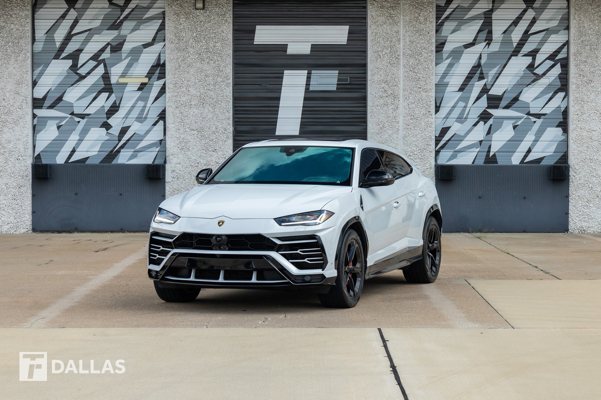 Used 2019 Lamborghini Urus AWD/4WD image 5