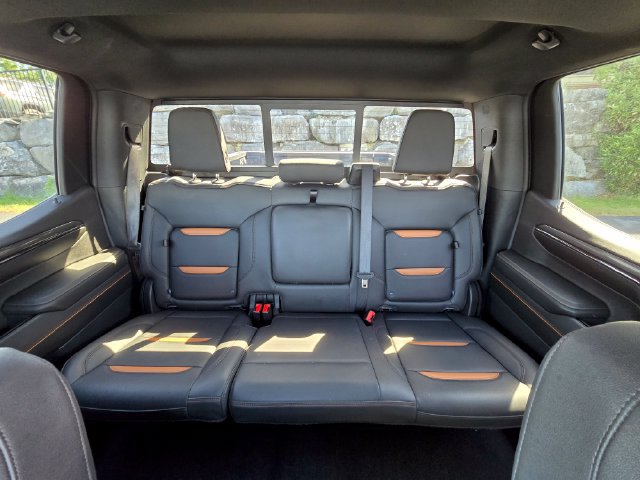 Used 2024 GMC Sierra 1500 AT4 w/ Technology Package AWD/4WD image 23