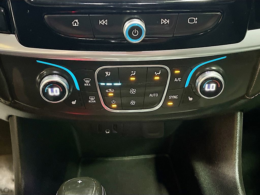 Used 2019 Chevrolet Traverse LT w/ LT Premium Package AWD/4WD image 16