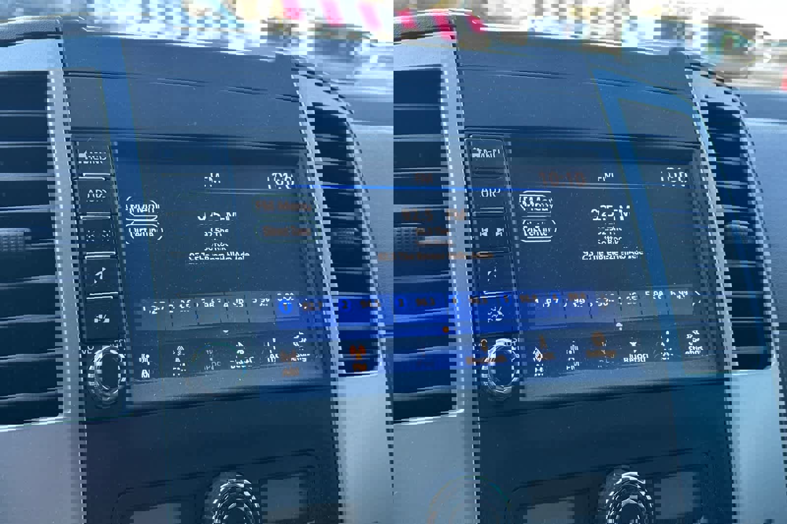 Used 2020 Nissan Frontier SV image 18