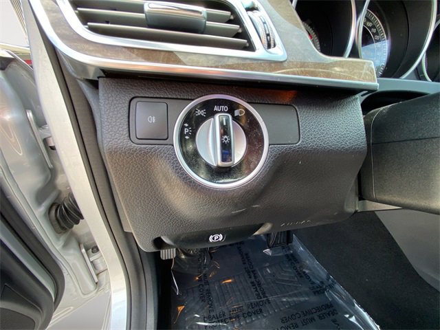 Used 2016 Mercedes-Benz E 350 4MATIC Sedan image 18