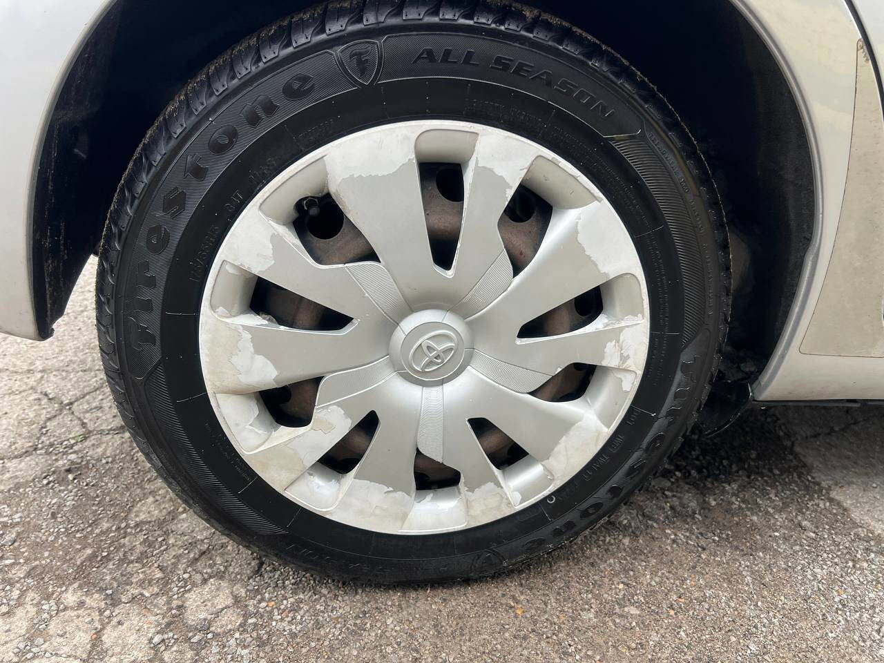 Used 2015 Toyota Yaris L image 28