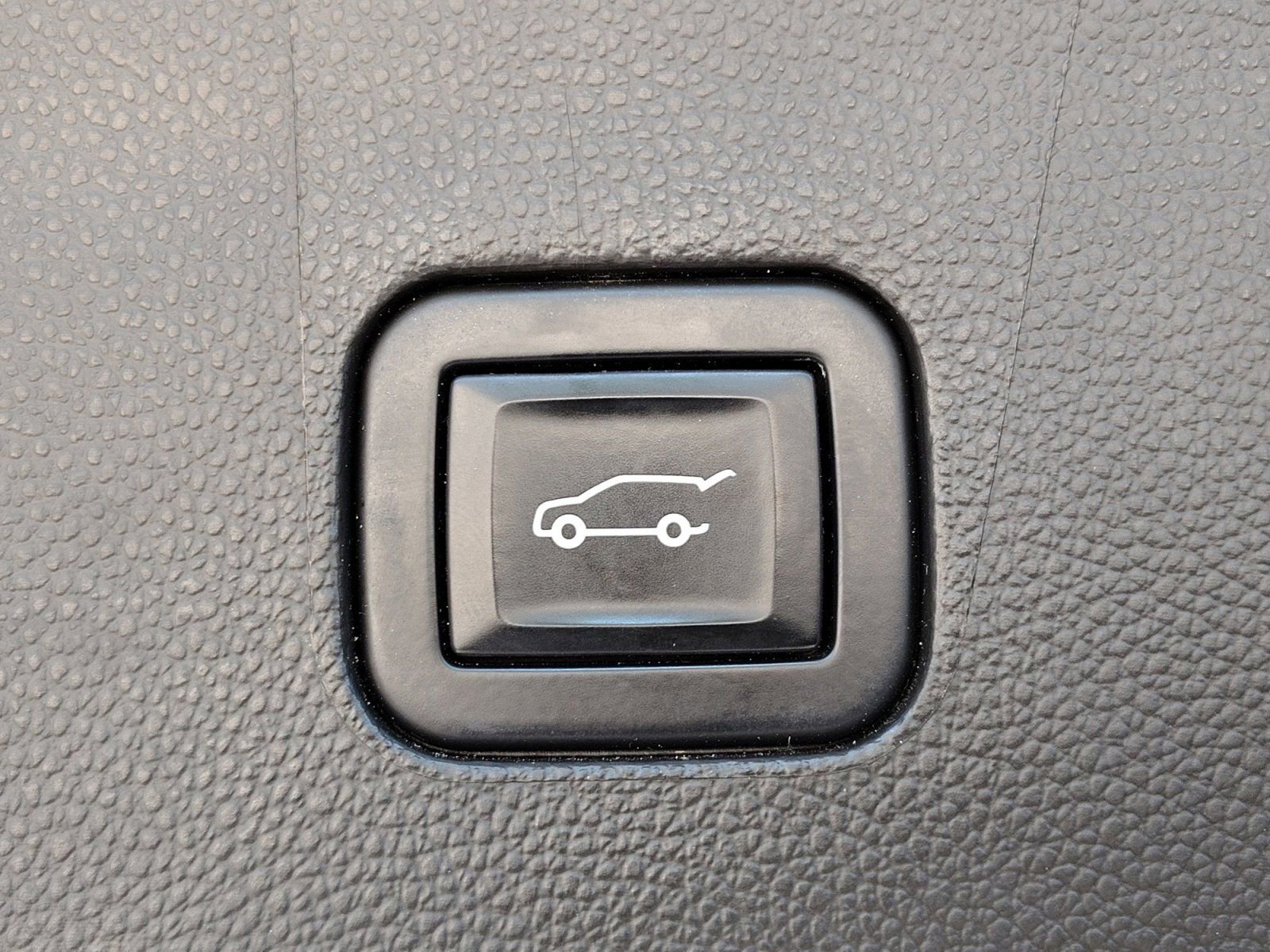 Used 2023 Buick Enclave Essence w/ Sport Touring Edition FWD image 31