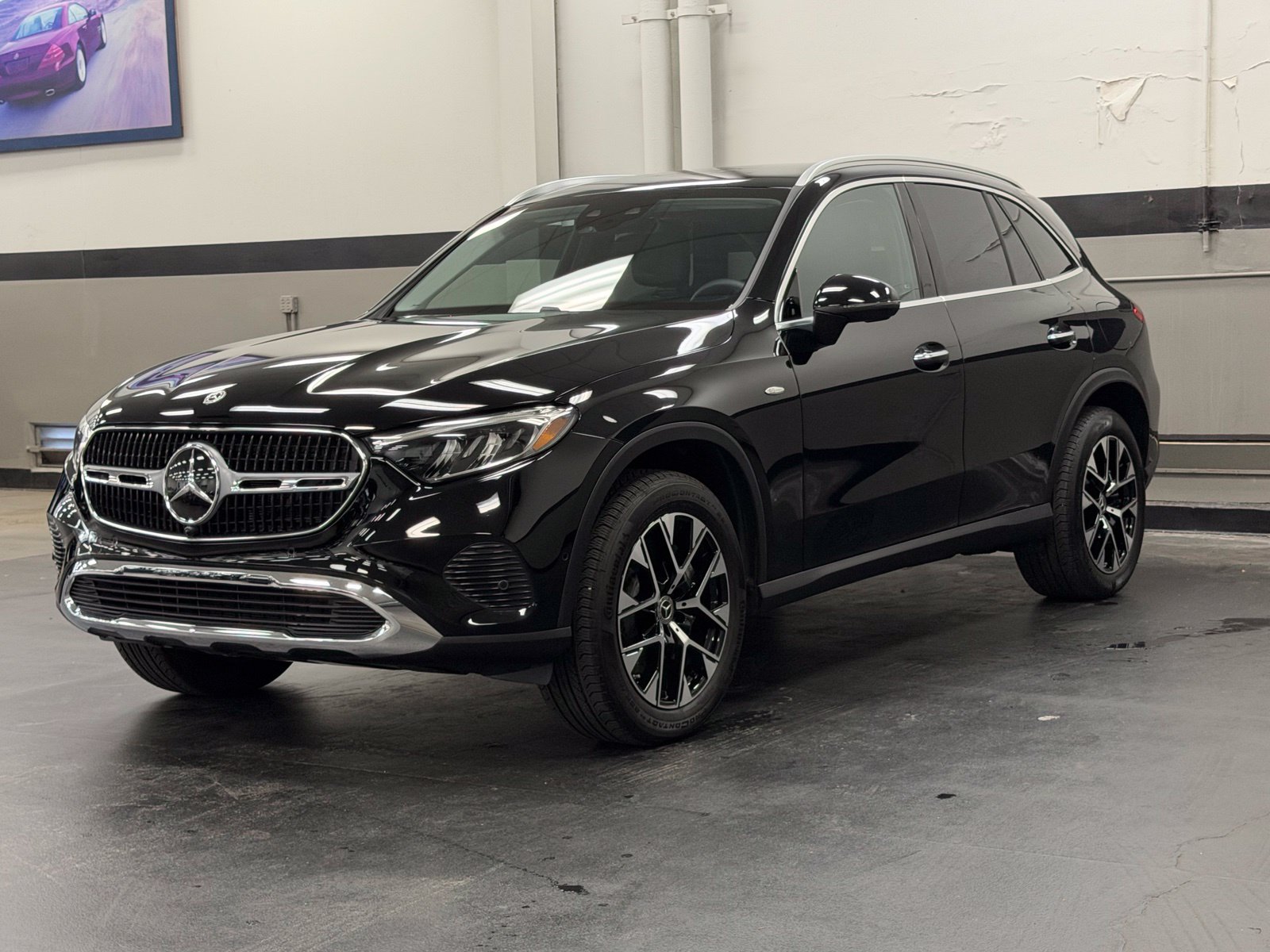 Used 2025 Mercedes-Benz GLC 350e 4MATIC image 6