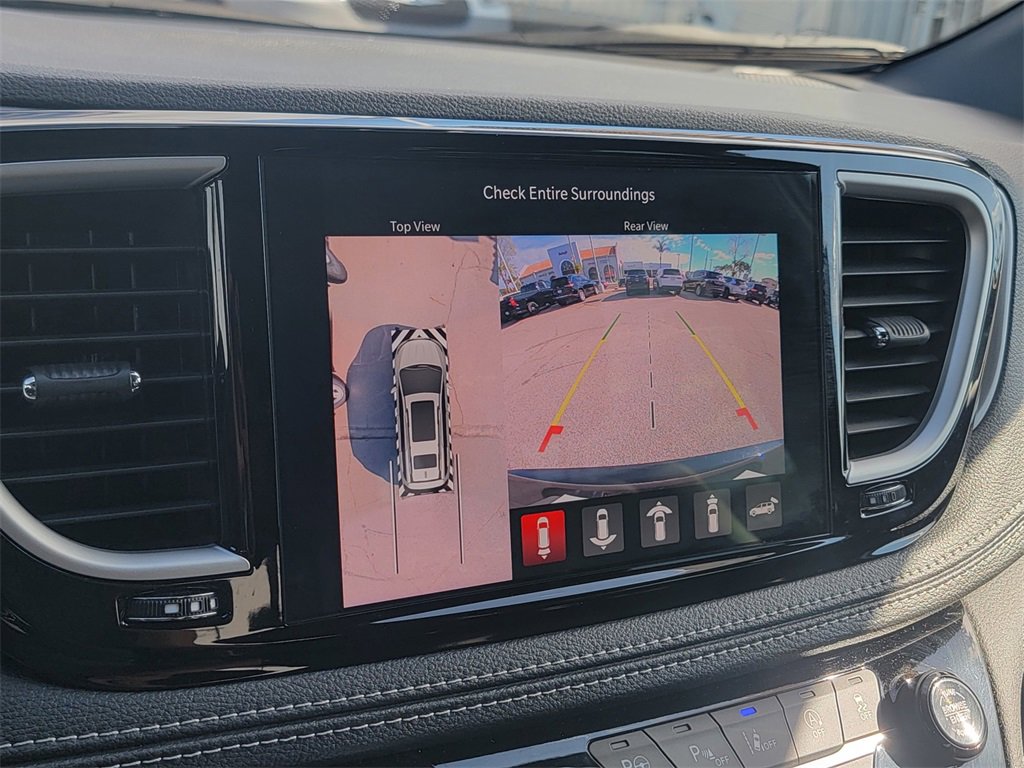 New 2025 Chrysler Pacifica Select w/ Fav Edition Package image 17