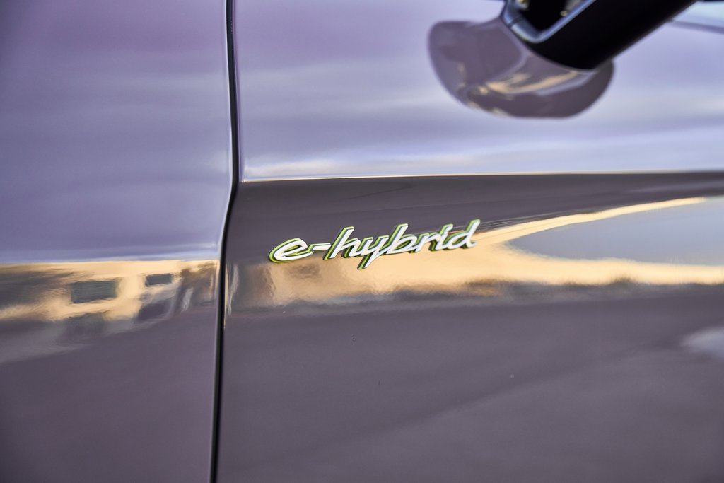 Used 2025 Porsche Panamera 4 w/ Premium Package image 8