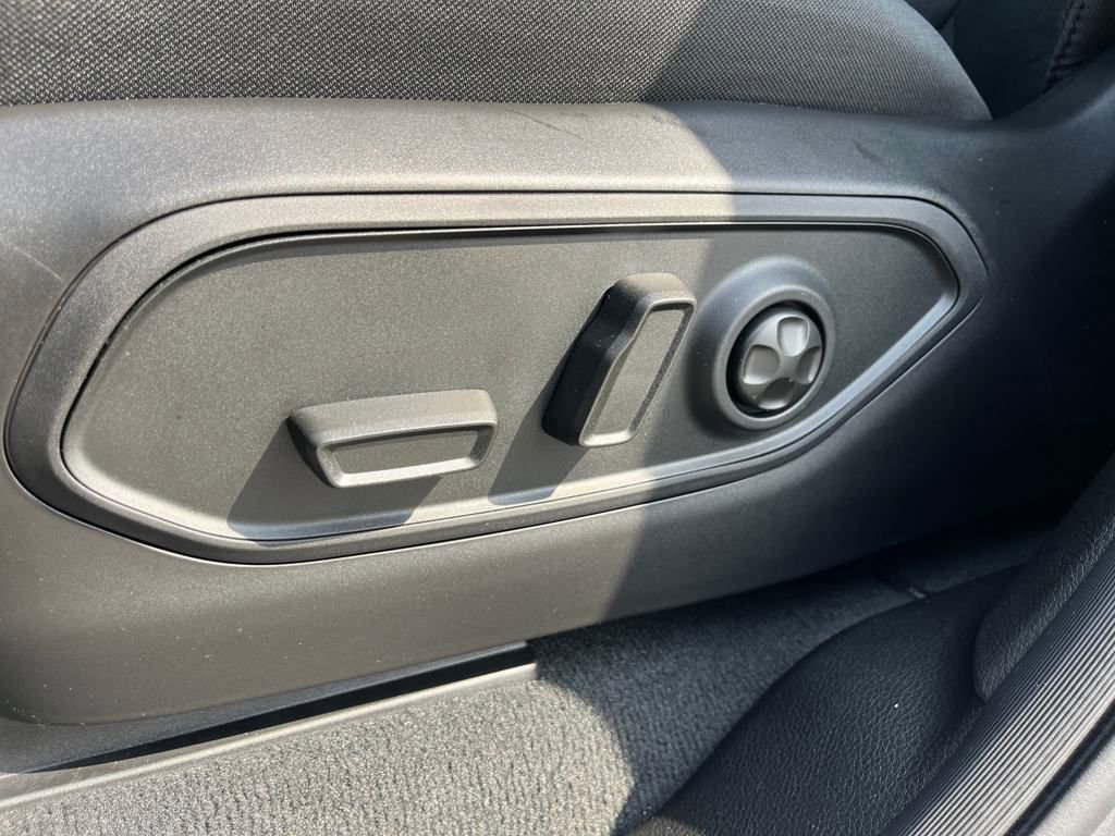 New 2025 Jeep Grand Cherokee L Laredo w/ Luxury Tech Group I image 12